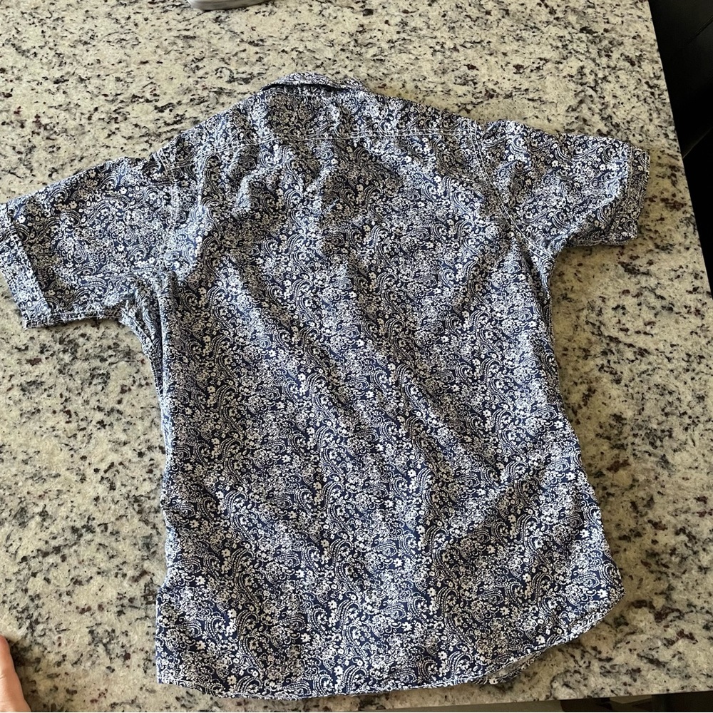 Cremieux shirt casual bottom down, white and blue print, gently used.